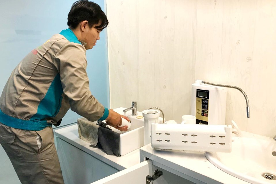 Chăm sóc máy lọc nước tại các nhà máy, phân xưởng